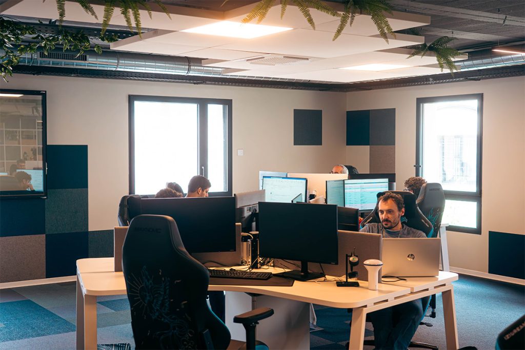Hotline du groupe izitek, c'est ici que nous dépannons nos clients